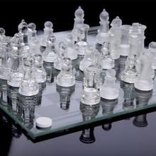 Elegant Glass Chess Set – Transparent & Frosted Pieces with Mirrored Board – Decorative & Playable Gift