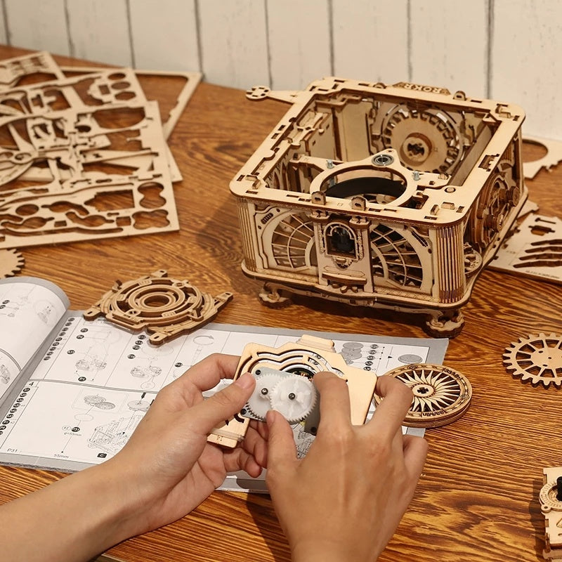 ROKR Hand-Crank Gramophone 3D Wooden Music Box Puzzle – 424-Piece DIY Mechanical Model